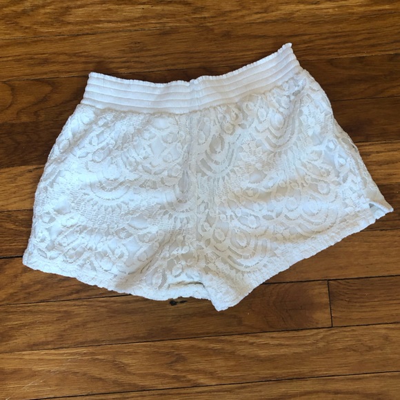 H&M Youth White Lace Shorts - size 10-12Y - Picture 2 of 3